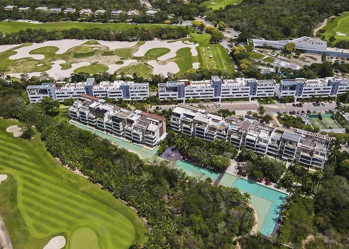Corasol With Rooftop Pools, Club Access & Private Terrace
