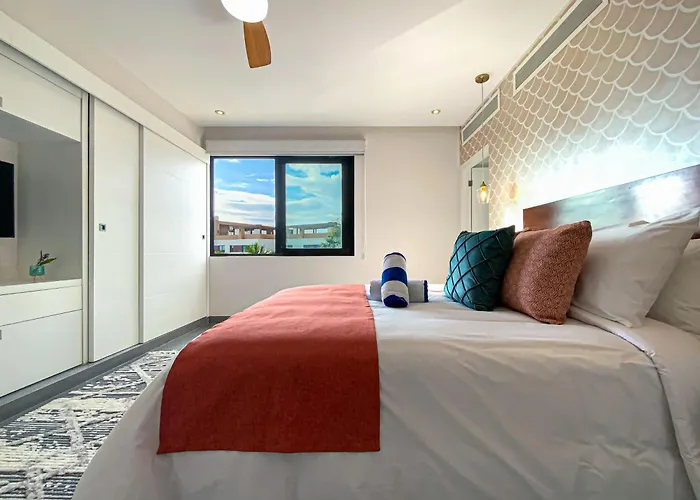 Corasol With Rooftop Pools, Club Access & Private Terrace *